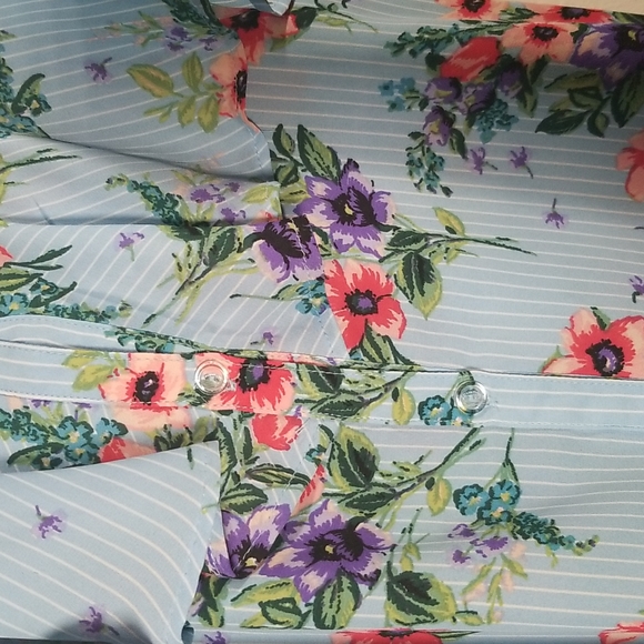 Charming Charlie Blouse with Straps and Off the Shoulder sleeves - Picture 2 of 8